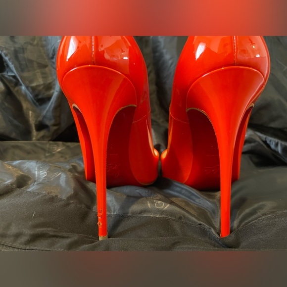 CHRISTIAN LOUBOUTIN heels - Picture 7 of 8